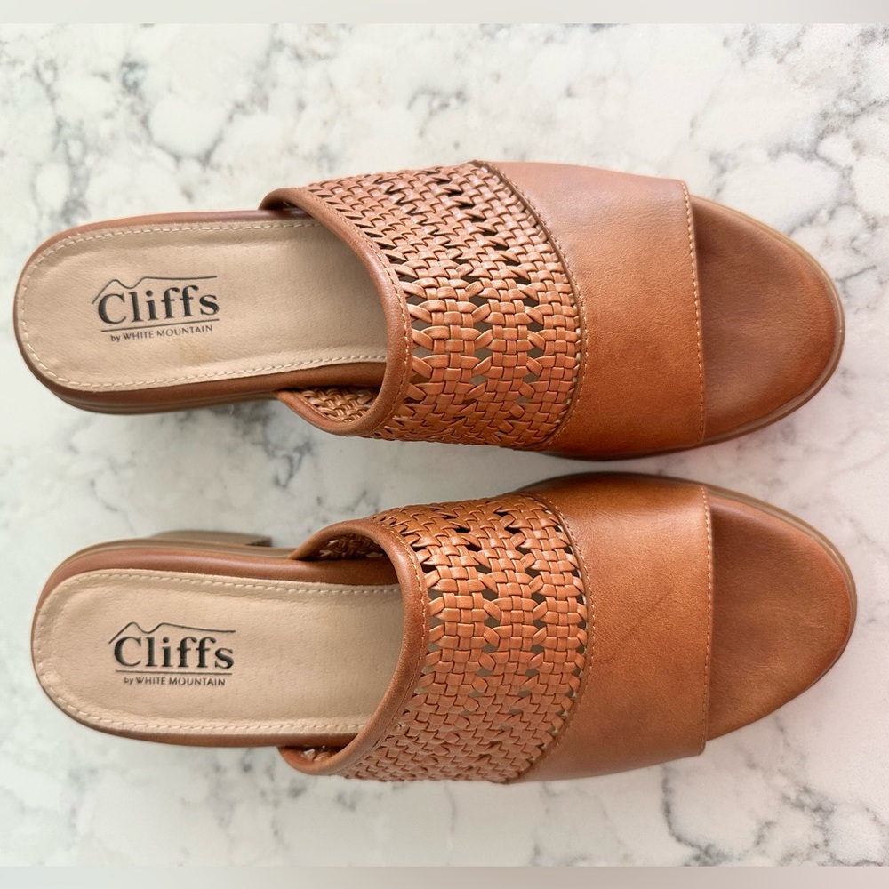 Cliffs by White Mountain Corley
Block Heeled Sandals Size 9 NWOT